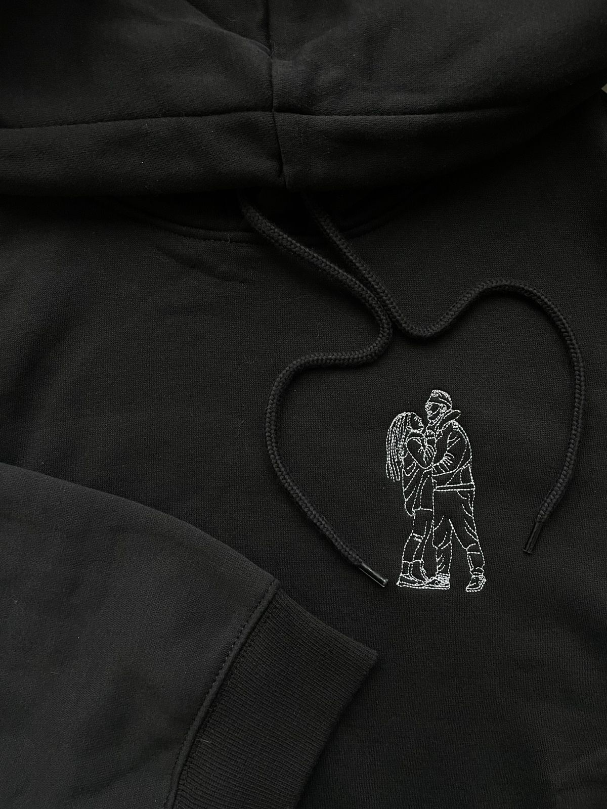 Bluza z outlinem ze zdjęcia