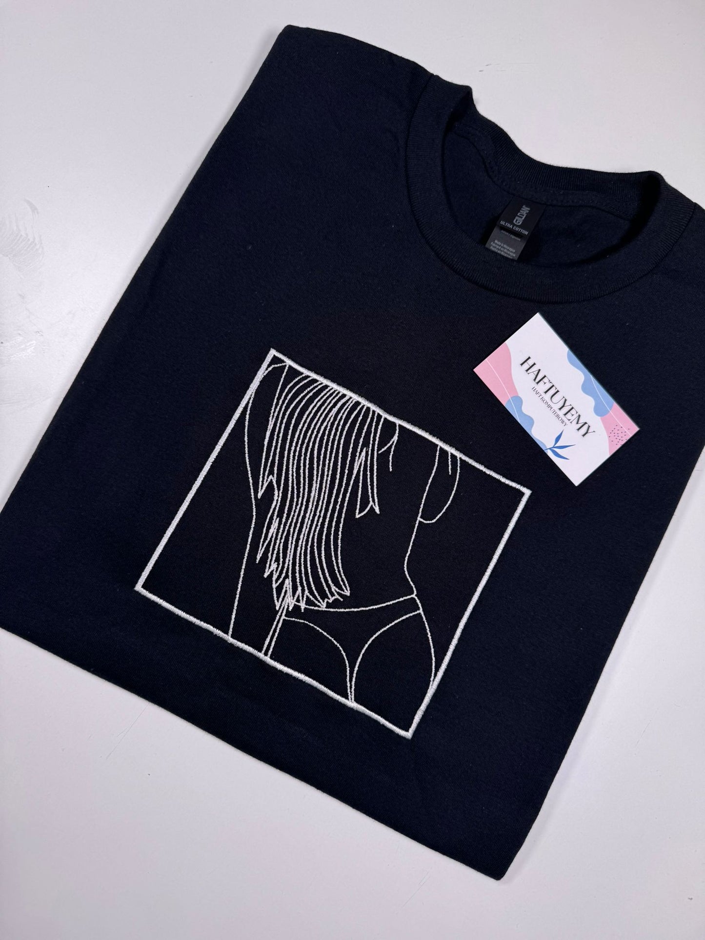 Koszulka z outlinem ze zdjęcia