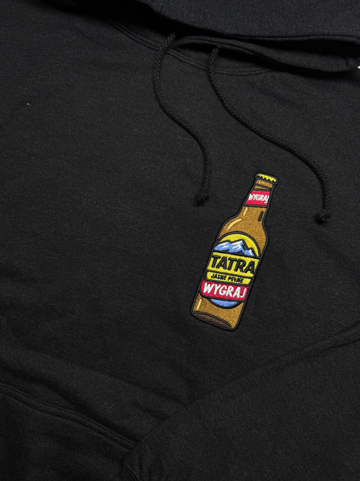Bluza z haftem butelki / puszki